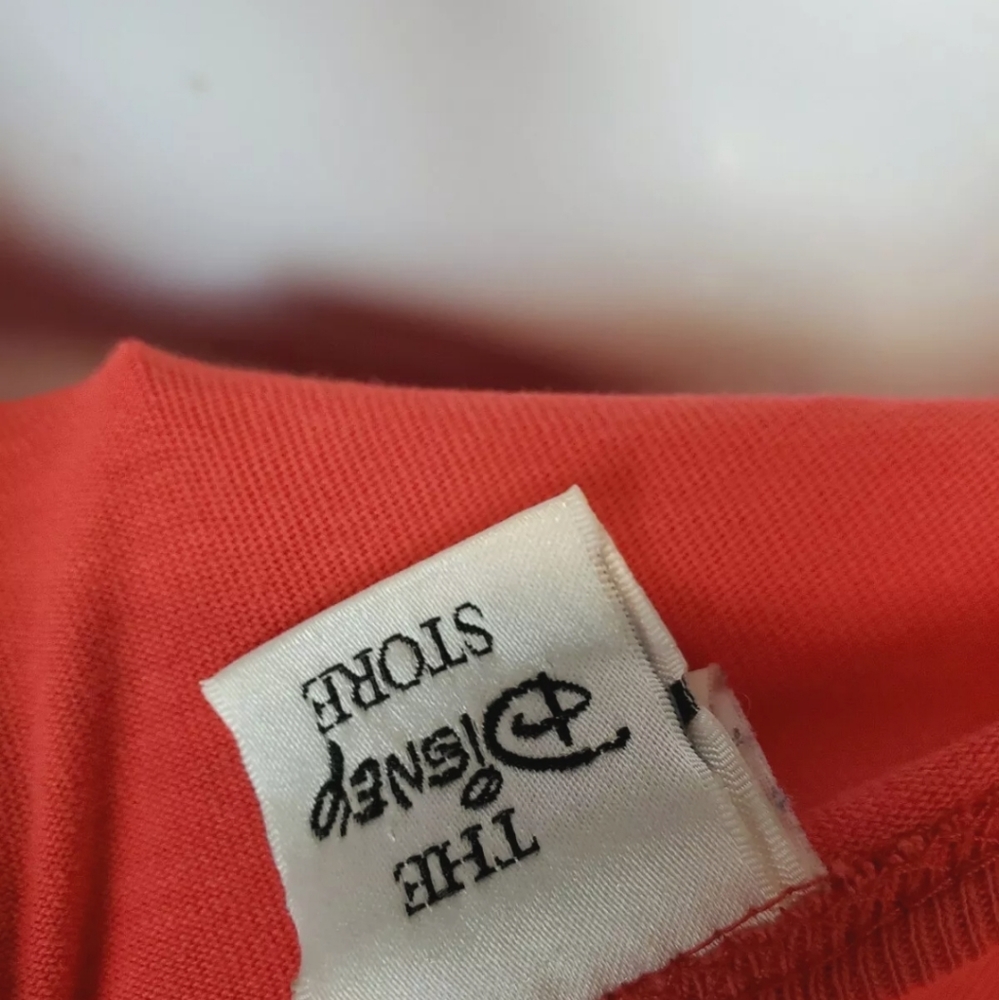 Vintage Winnie The Pooh Tee Shirt One Size Disney Store Christmas Tigger Holiday - Picture 5 of 5